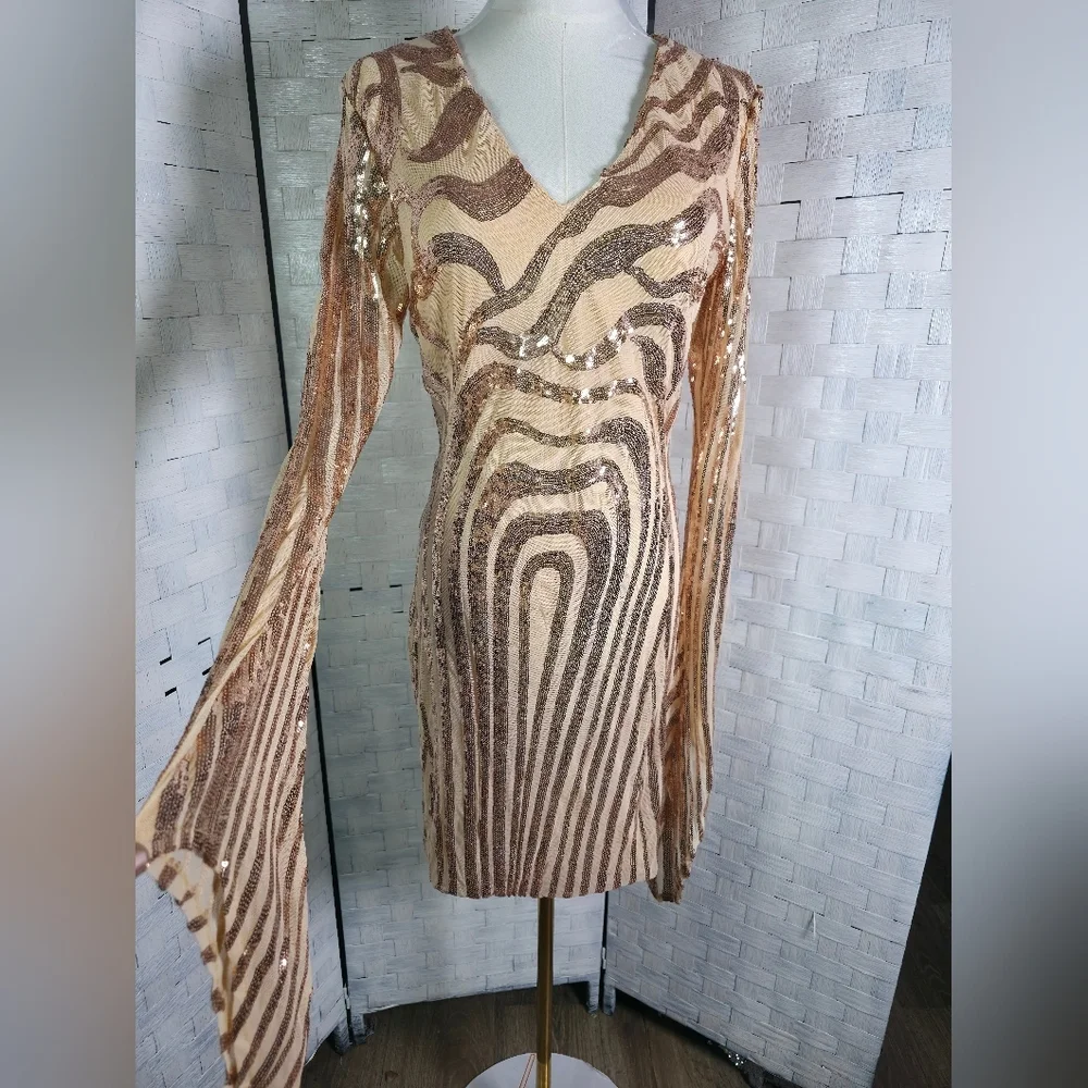 MS ORD SEQUIN DRESS - Picture 6 of 10